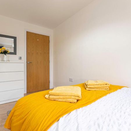 Riley House Spacious City Apartment Coventry Exterior foto