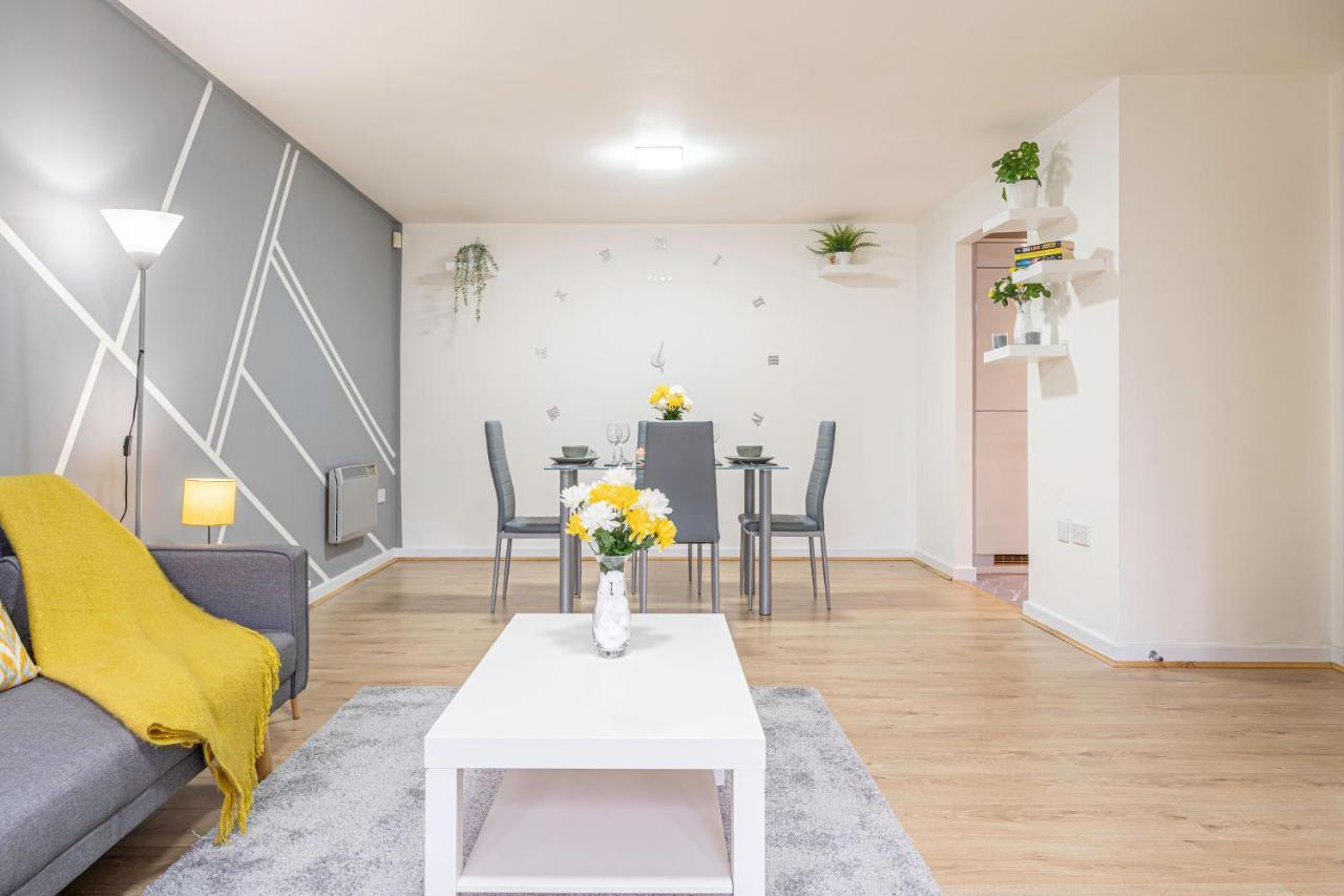 Riley House Spacious City Apartment Coventry Exterior foto