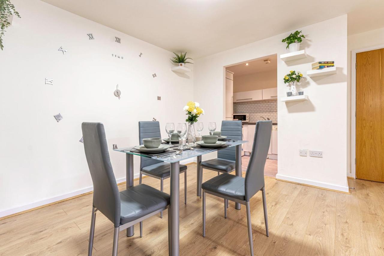 Riley House Spacious City Apartment Coventry Exterior foto