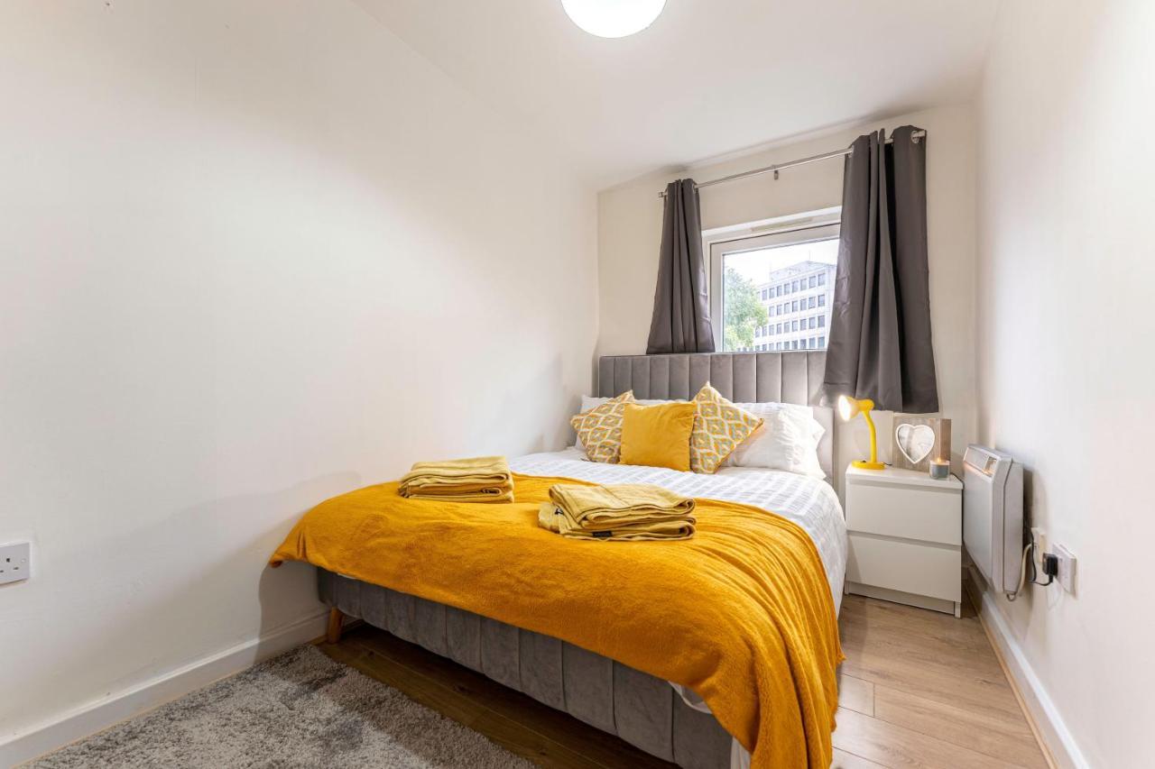 Riley House Spacious City Apartment Coventry Exterior foto