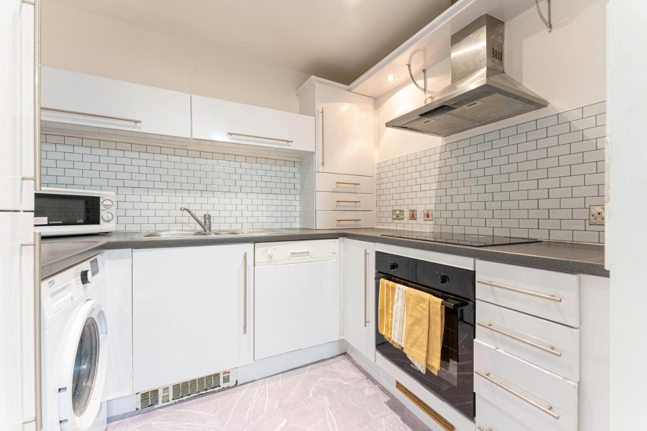 Riley House Spacious City Apartment Coventry Exterior foto
