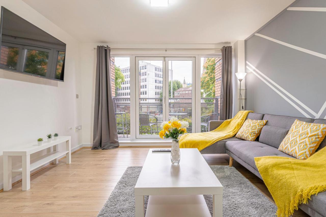 Riley House Spacious City Apartment Coventry Exterior foto